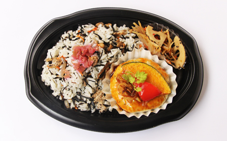豆腐ハンバーグとひじきのまぜごはんプレート