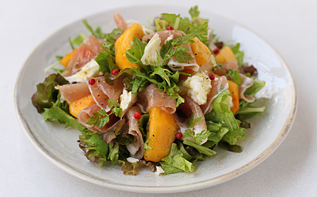 柿と生ハムとモッツアレラチーズのサラダ