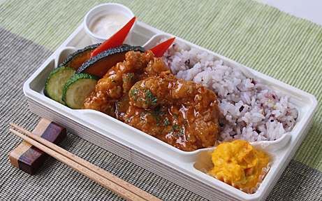 チキン南蛮と雑穀ご飯弁当