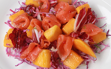 アップルマンゴーとスモークサーモントラウトのサラダ